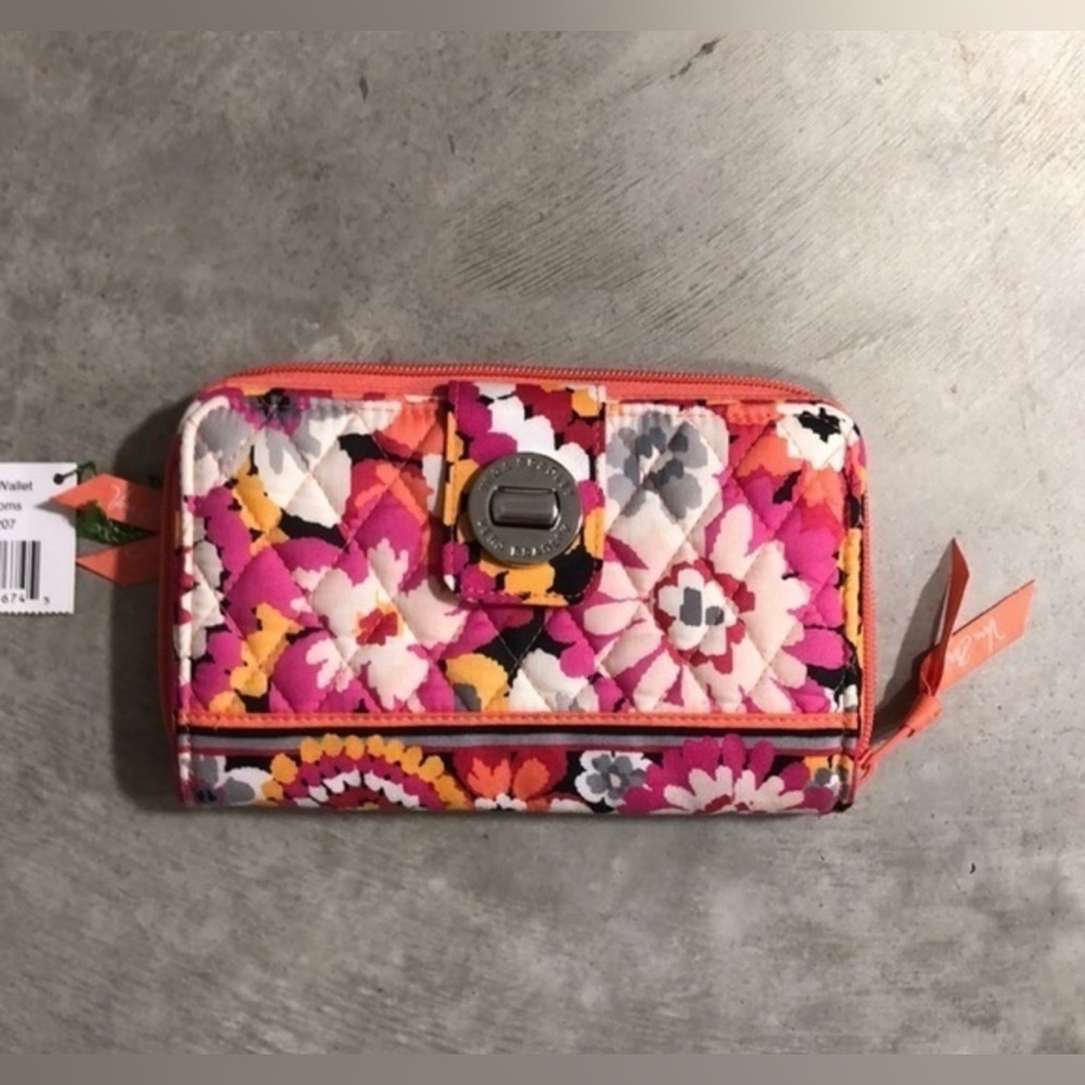 Vera Bradley Turnlock Wallet “Pixie Blooms”. NWT - Picture 1 of 5